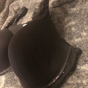 Victoria Secret bra 40C black with metallic accents
